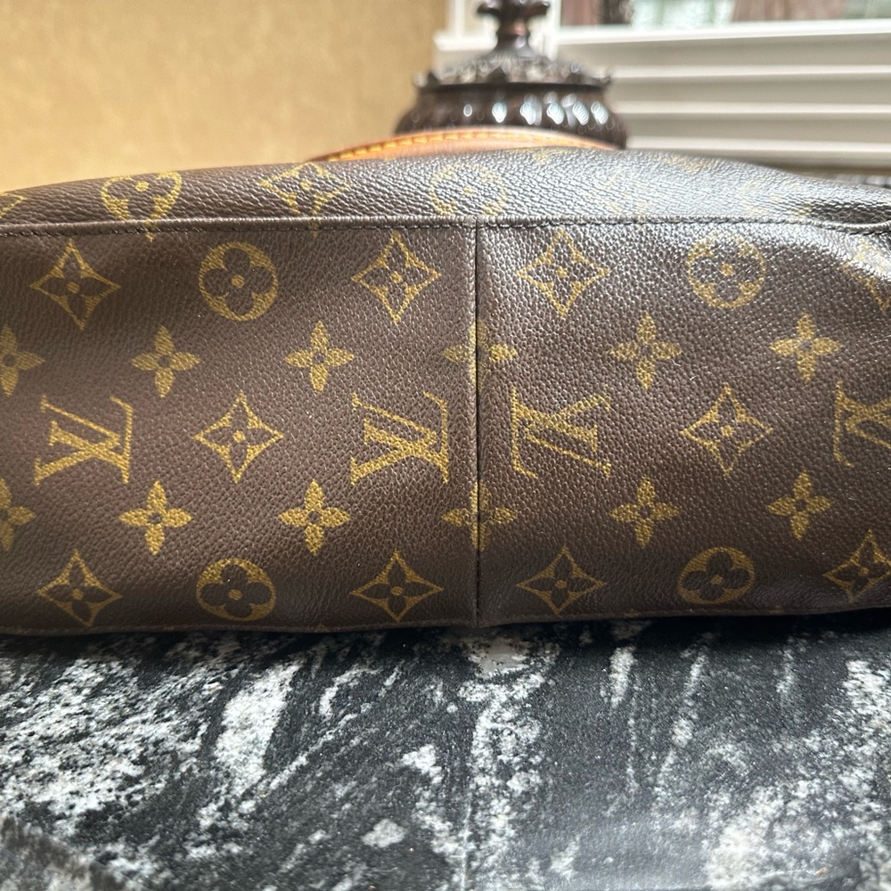 Louis Vuitton Monogram Canvas Looping GM Shoulder Bag - Picture 5 of 15